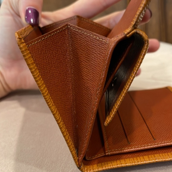 Louis Vuitton Epi Noe Wallet - Picture 12 of 16